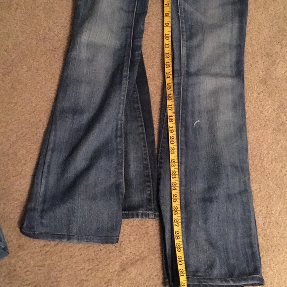 Guess - Picture 8 of 8